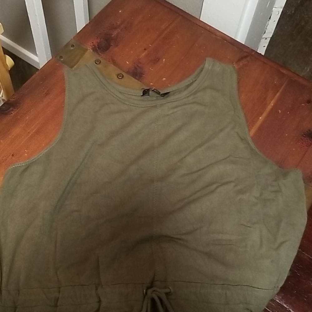 Dress - Picture 5 of 5